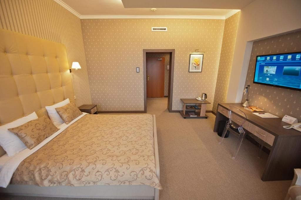 Отель Jolly Alon Hotel Кишинёв