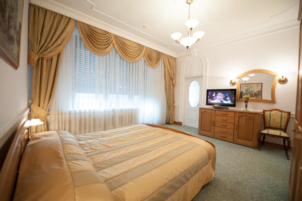 Отель Jolly Alon Hotel Кишинёв